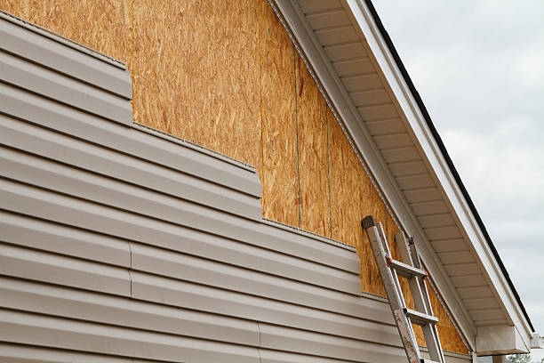 Professional Fiber Cement Siding technician working in London, OH